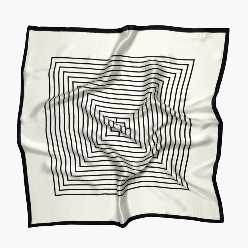 SILKETØRKLÆDE WHITE PATTERN