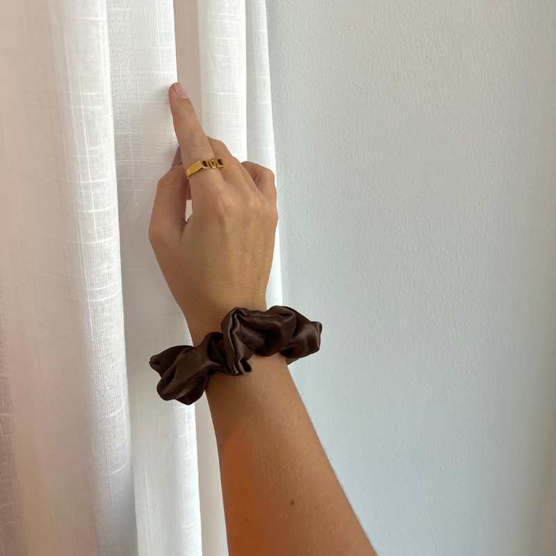SILKE SCRUNCHIE